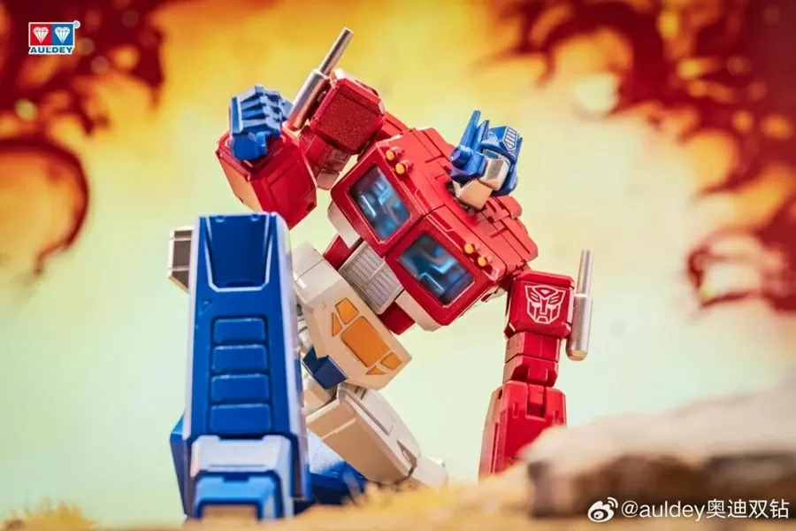 Optimus Prime Alpha Action Elite | AULDEY