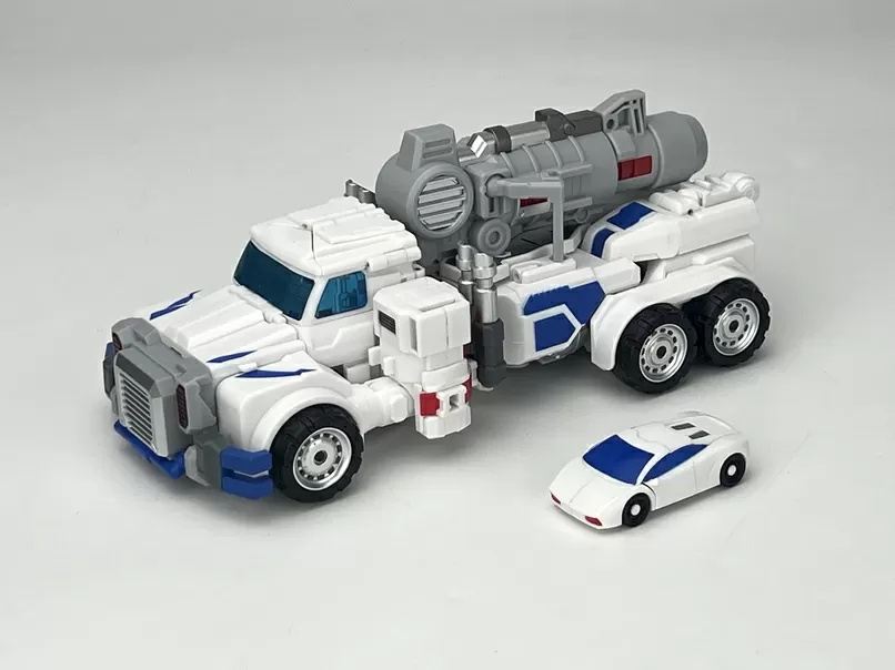 MB-15F White Naval Commander | Fans Hobby Master Builder