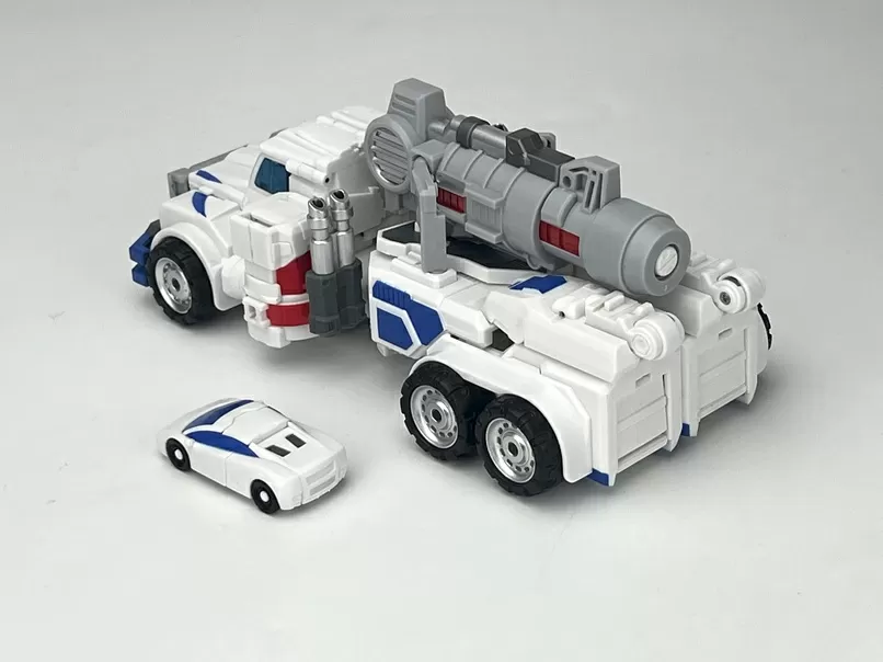 MB-15F White Naval Commander | Fans Hobby Master Builder