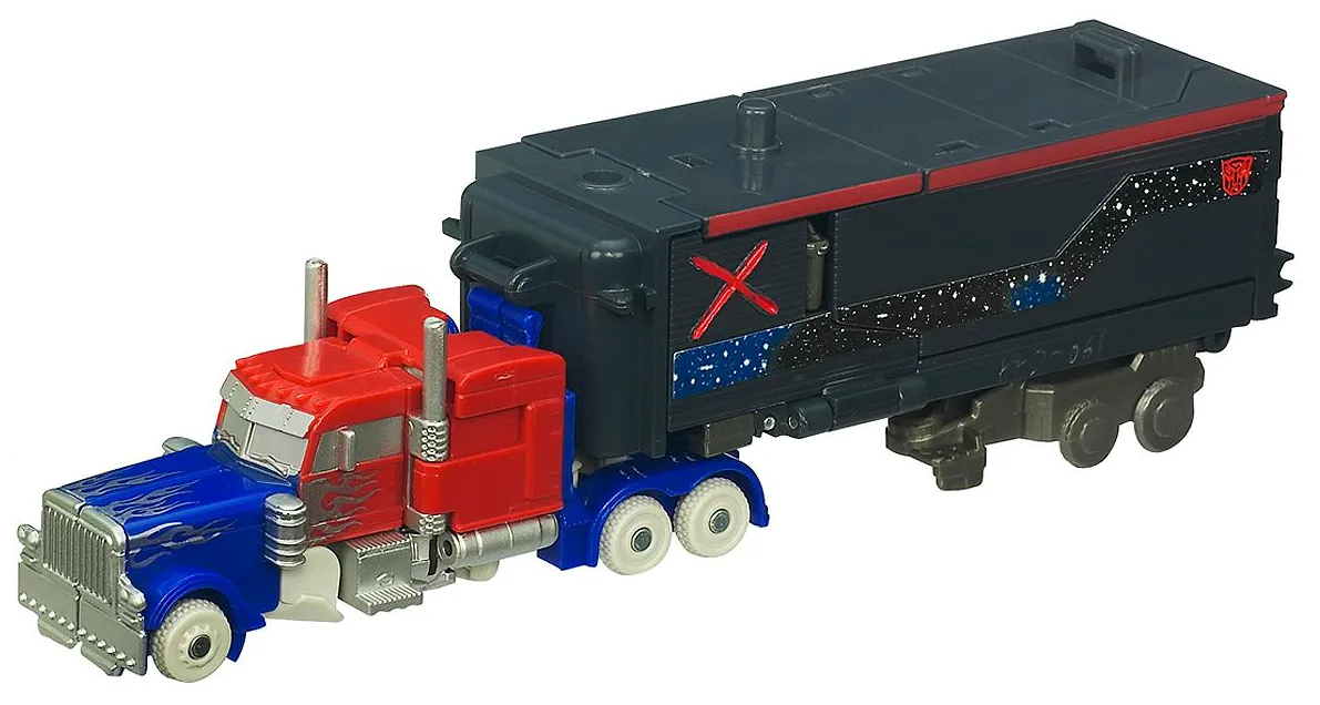 Cyberverse Optimus Prime and Ratchet vs Crankcase Battle in the Moonlight Set | Transformers 3 Dark of the Moon DOTM