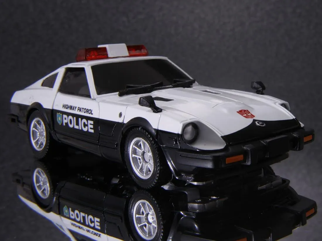 MP-17 Prowl | Transformers Masterpiece