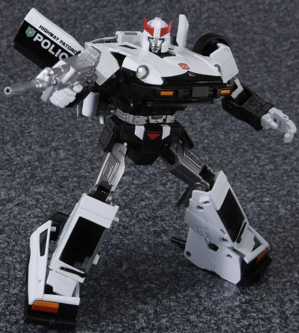 MP-17 Prowl | Transformers Masterpiece