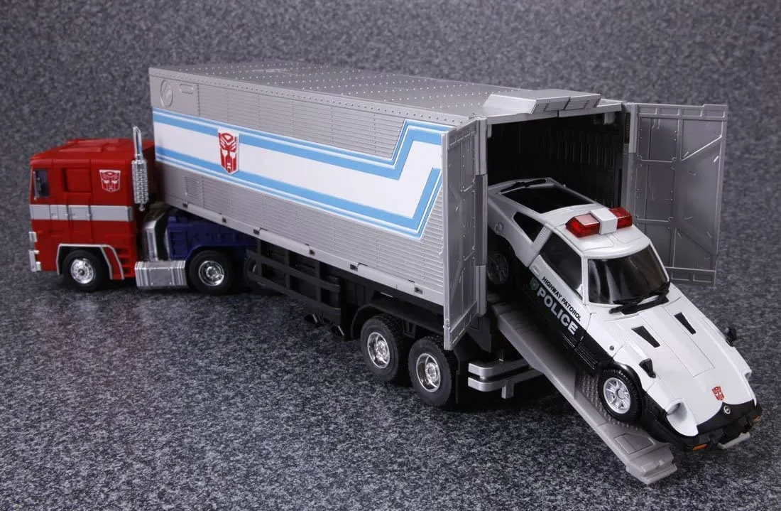 MP-17 Prowl | Transformers Masterpiece