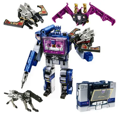 Soundwave with 4 Cassettes SDCC Exclusive | Transformers G1 Reissues Universe