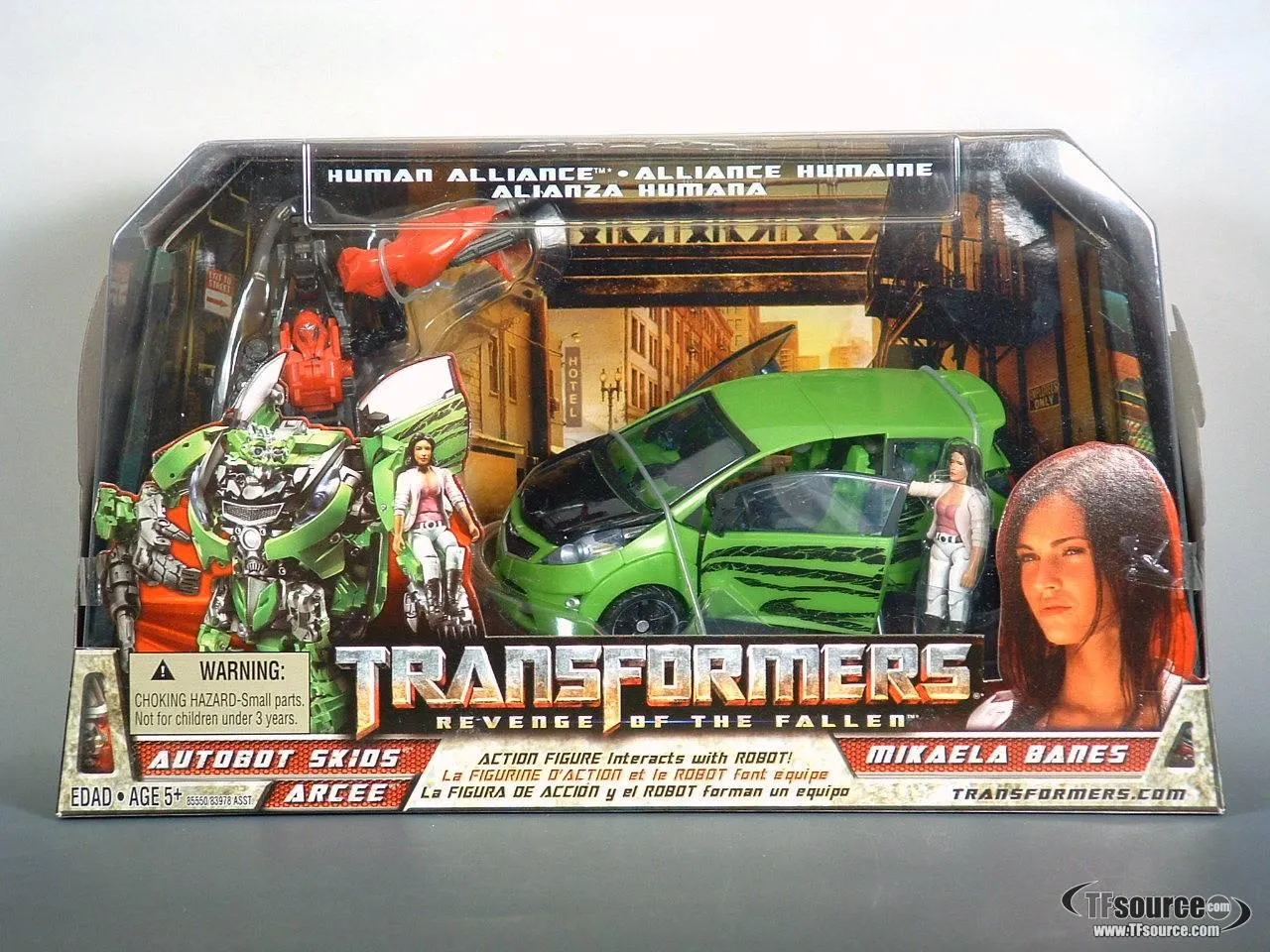 Human Alliance Autobot Skids with Mikaela Banes | Transformers 2 ROTF Revenge of the Fallen
